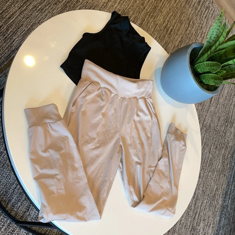 beige jogers pants 🛍️🛒💃🦋🍂